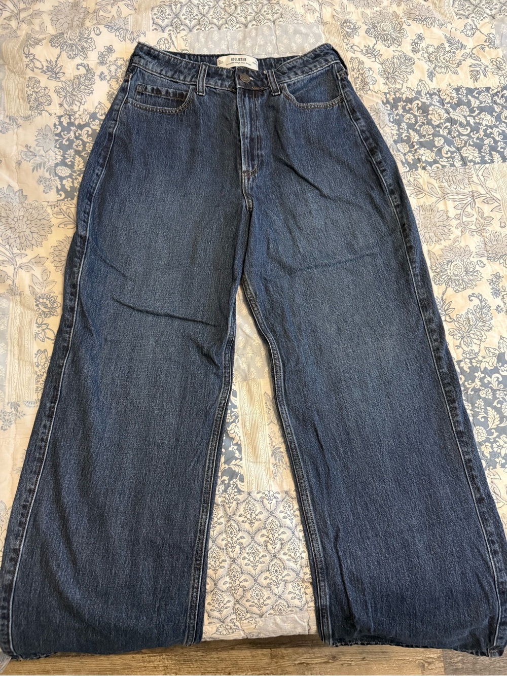 Hollister Curvy Ultra High-Rise Jeans